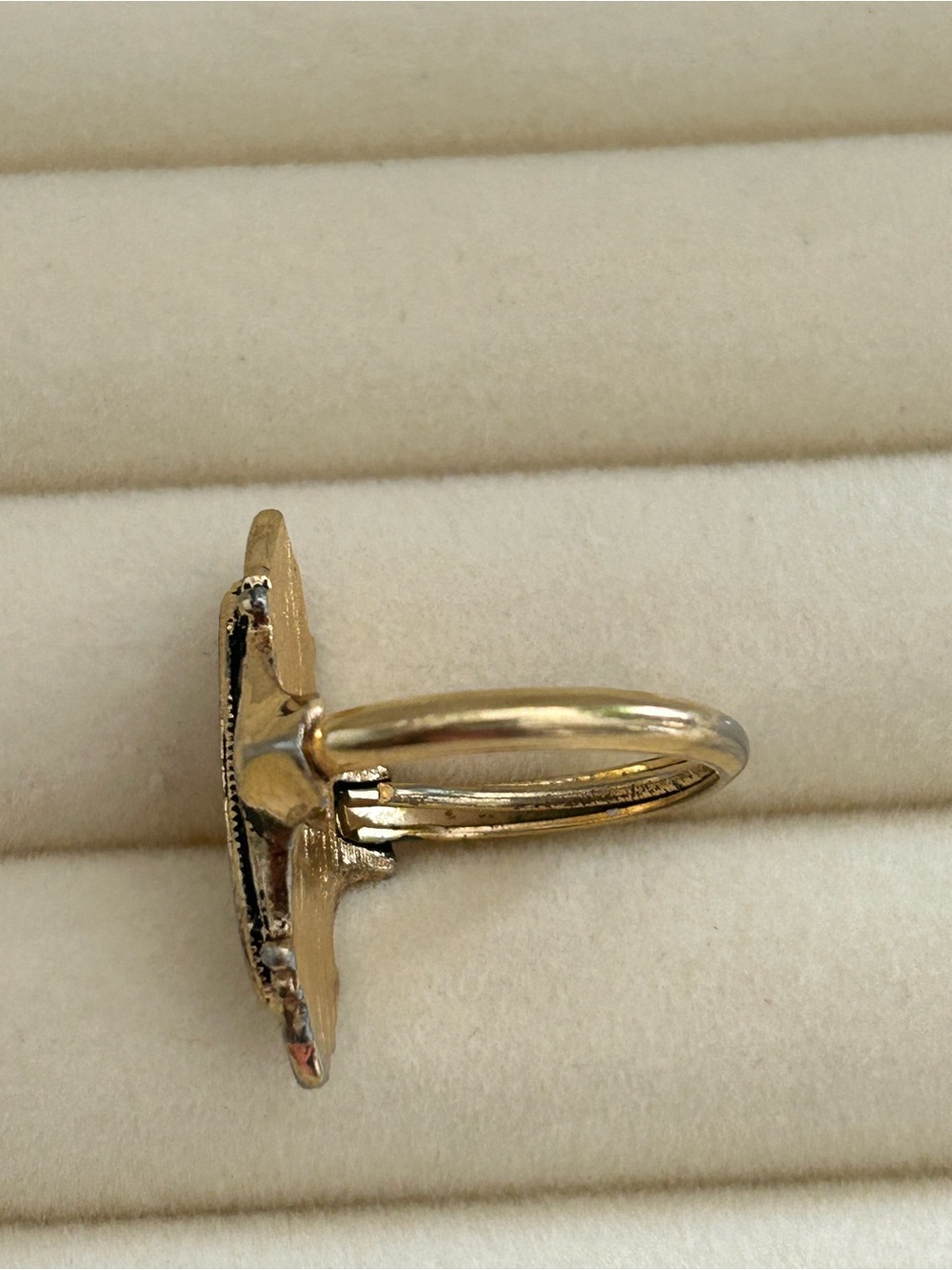 Avon Kensington Marquise Starburst Ring with Clear Center Stone - Picture 3 of 6